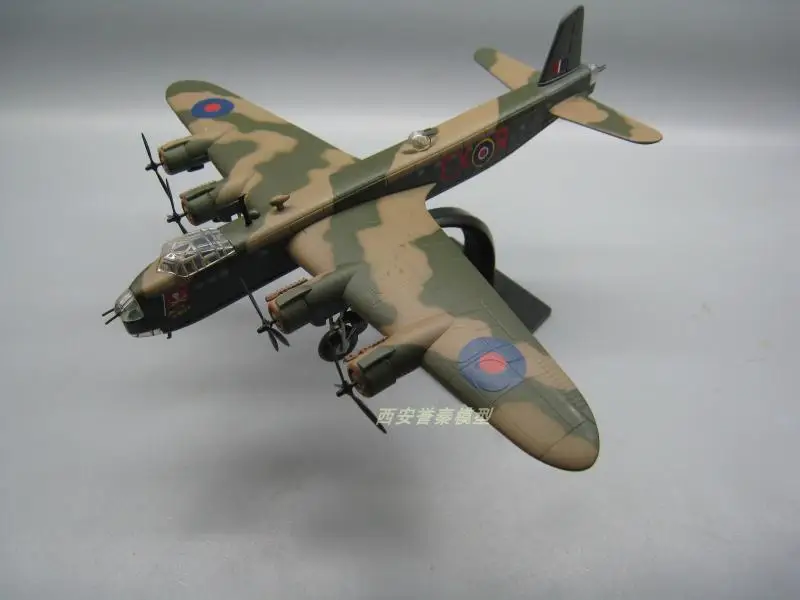 

IXO 1/144 Scale Military Model Toys Short Stirling Bomber Fighter Diecast Metal Plane Model Toy For Collection/Gift/Decoration