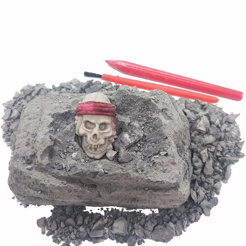 

MINI DIG OUT KIT! 2019 hot sale Pirate Skull Excavation Dig it Out Kit Toy for kids