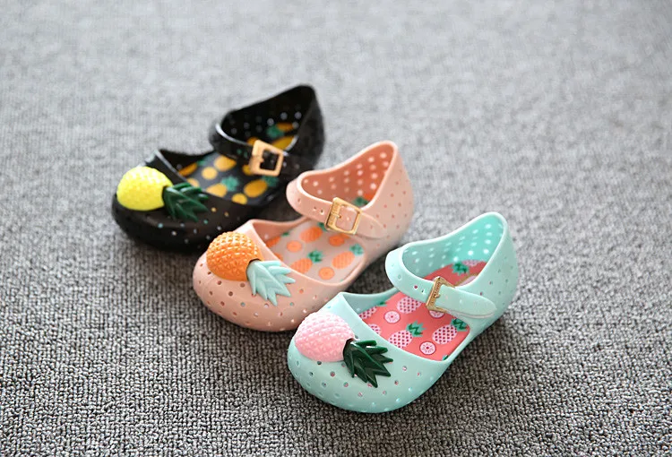 Г., новые летние мини-сапоги сандалии для девочек модная летняя пляжная пластиковая обувь блестящая обувь принцессы для девочек тонкие сандалии