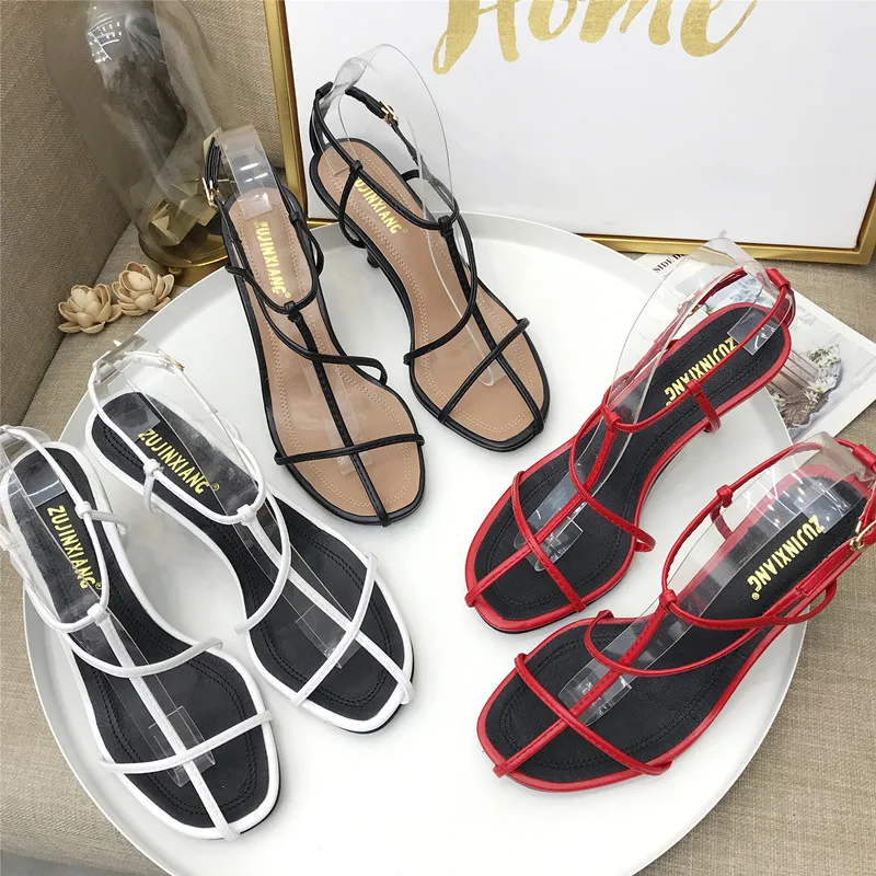Модные открытые сандалии на завязках с круглым носком; женские сандалии в римском стиле; босоножки на тонком высоком каблуке; цвет черный, красный, белый