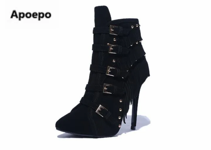 Новейшая модель года; botas mujer; ботильоны на высоком каблуке с металлическим декором; женская обувь с бахромой; цвет серый, красный; женские зимние ботинки; bota feminina
