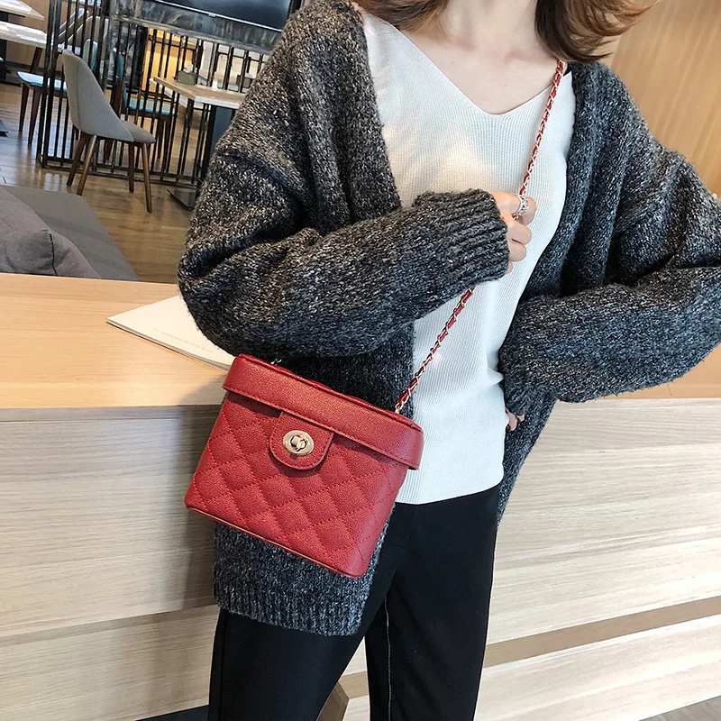 

2019 Caviar Chain bag Female new small scent single shoulder rhombus small box bag satchel retro shake sound Hasp Shoulder Bags