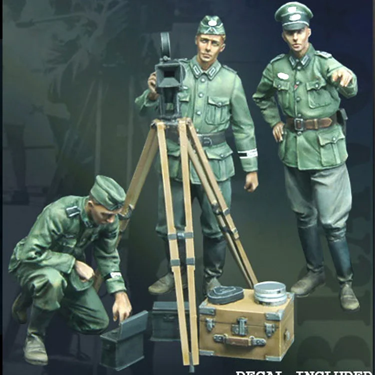 

1/35 Scale Unpainted Resin Figure Propaganda 3 figures GK figure