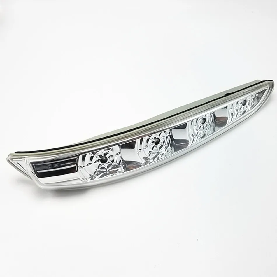 

Genuine For 2010-2014 HYUNDAI i45 Sonata YF / Sonata Hybrid Outside Mirror Turn Signal Lamp Rear view mirror shows wide lamp