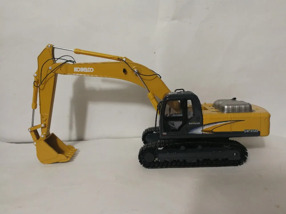 1:50 KOBELCO SK350 с желтой игрушкой экскаватора