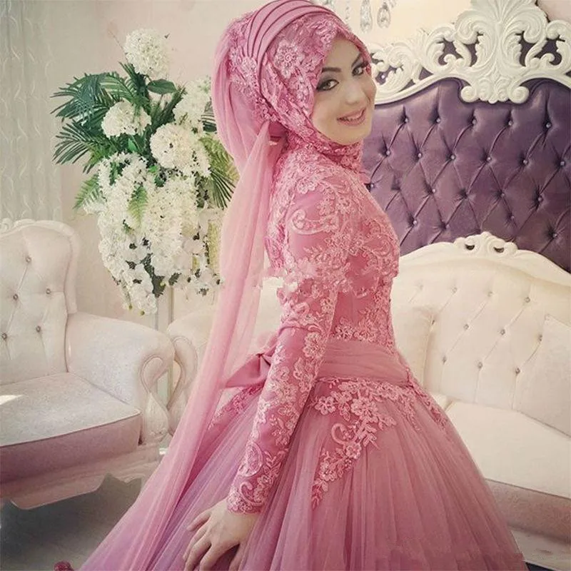arabic-muslim-wedding-dress-2017-turkish-gelinlik-lace-applique-ball-gown-islamic-bridal-dresses-hijab-long-sleeve-wedding-gowns (1)_