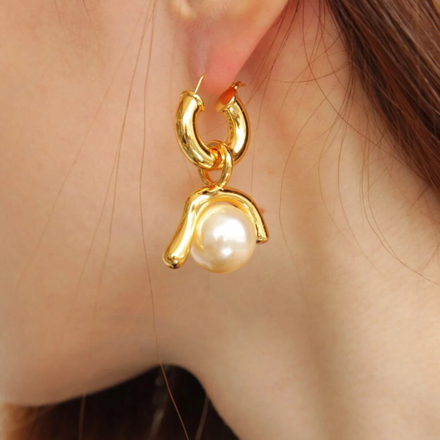 

Designer Jewelry Fashion Big Round Pearl Drop Earrings High Quality Gold Dangle Earrings For Women Luxury Elegant Brand Bijoux