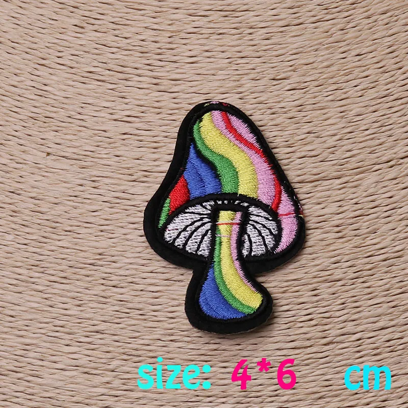 

1PC colorful Mushroom Iron On Embroidered Patch For Cloth Cartoon Badge Garment Appliques Accessory