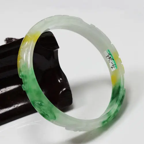 

01971 Beautiful Hand-carved Emerald Green Jadeite Jade Gems Bracelet Bangle