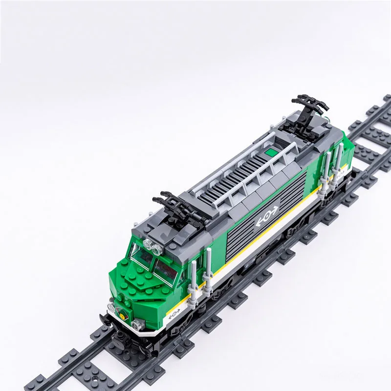 

Lepin 02118 1373Pcs City Figures Cargo Train Set with Power Function Building Blocks Bricks Educational Toys Compatible 60198