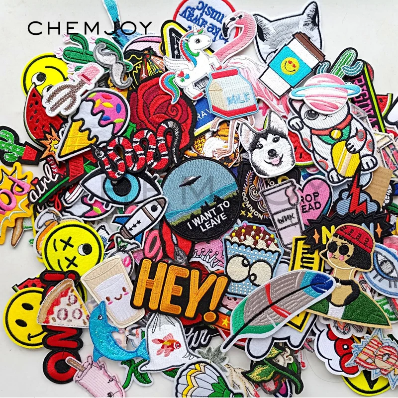 

10pcs Embroidered Cartoon Patches Shipped by Random Iron on Transfers Sewing Appliques Biker Patch Clothes Sticker Badgers