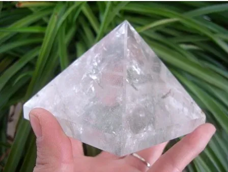 Ультра воды Чистый натуральный кристалл кварца Пирамида 555 г заживление