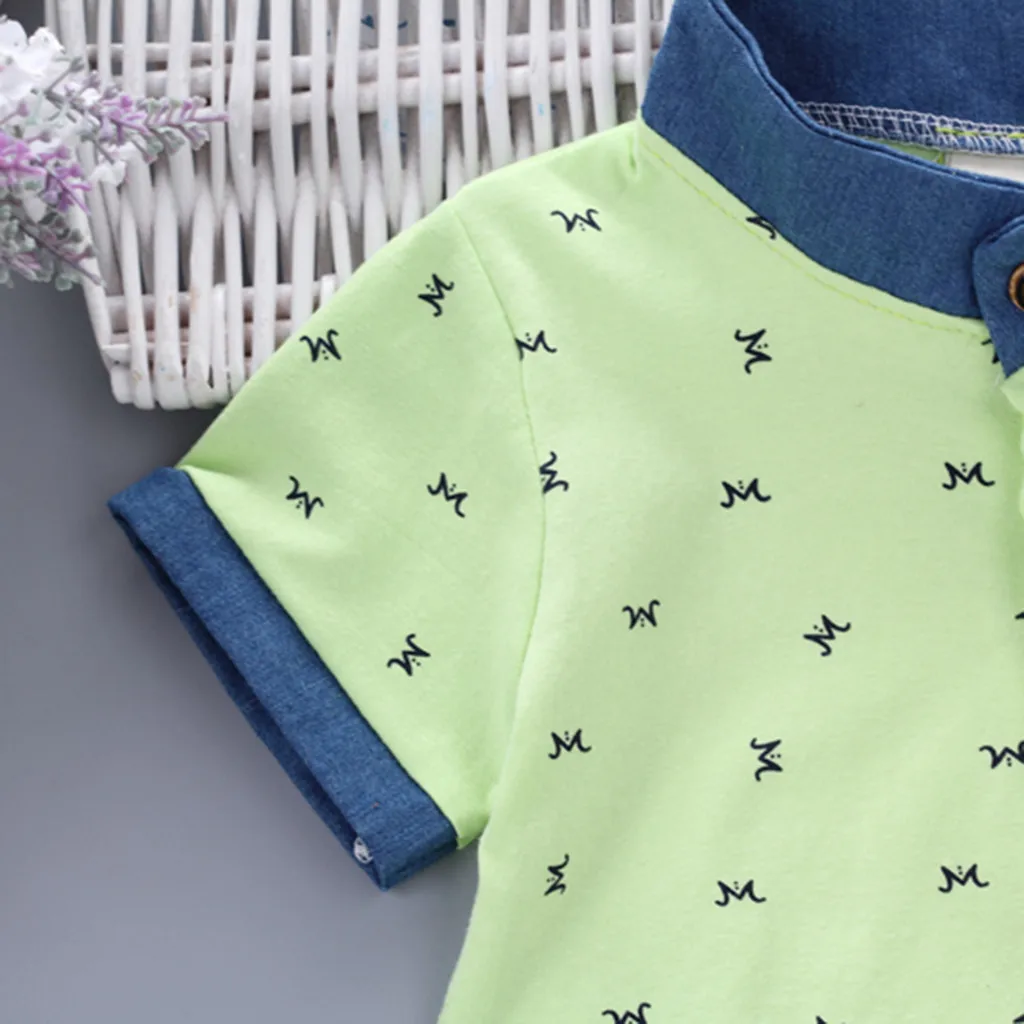 Модная футболка с буквенным принтом «М»; Индивидуальный Джинсовый комплект для мальчиков; комплекты одежды с короткими рукавами; футболка и шорты; F4