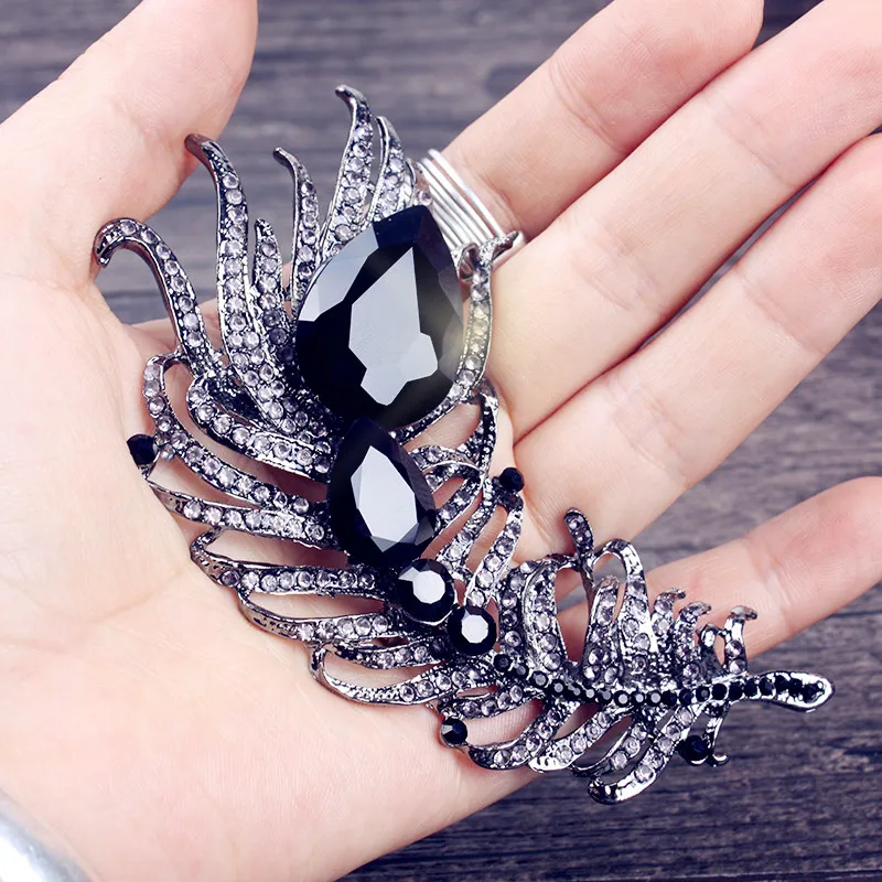 جديد شحن مجاني أزياء الرجال عارضة الرجال الكورية نمط كريستال بروش مرحلة عقدة القوس سيد ceremonie المعرض المعرض نقاشات