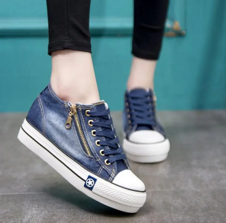 

New high-heeled shoes, thick with a single shoe buckle shallow mouth thick waterproof platform versatile
