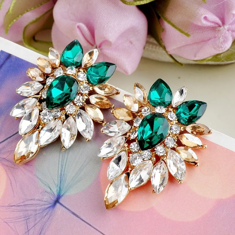 Europe and America 2015 New Beautiful Fashion Three Colors Crystal Earrings Elegant Stud Earrings For Women (1)