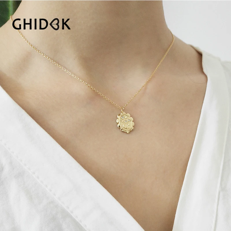 

GHIDBK 925 Sterling Silver Small Moon Star Layered Necklaces Minimalist Oval Coin Pendant Chokers Statement Choker Necklaces