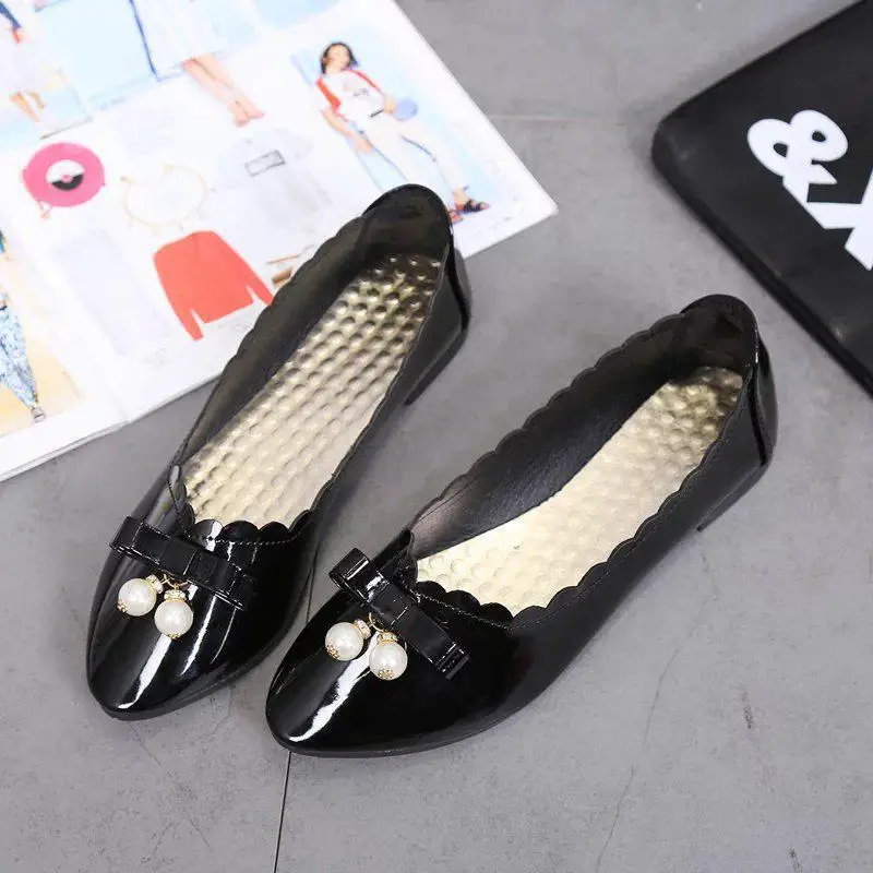 Sweet Bowtie Flats Women Shoes 2017 Spring Summer Wave Pearl Patent Leather Flat Shoes White Black