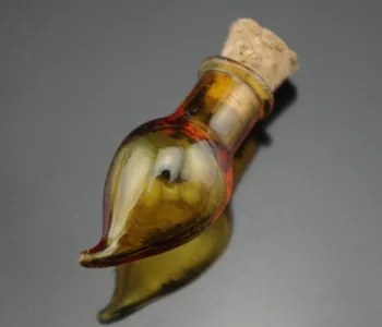 

5pcs Pepper Shaped Coffee Brown Mini Glass Bottle Vial with Cork Stopper & Hook