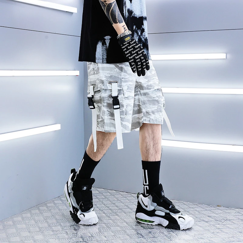

2019 New Summer High Street Camo Pocket Hanging Strap Shorts Men