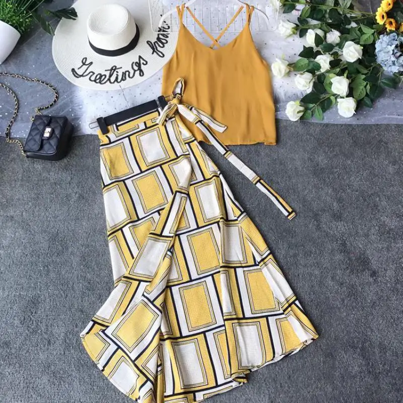 

Summer Two Piece Set Women Sexy V Neck Blouse Tank Tops + Vintage Geometry Bandage Skirt Suits Woman Beach 2 Pcs Outfit Clothes