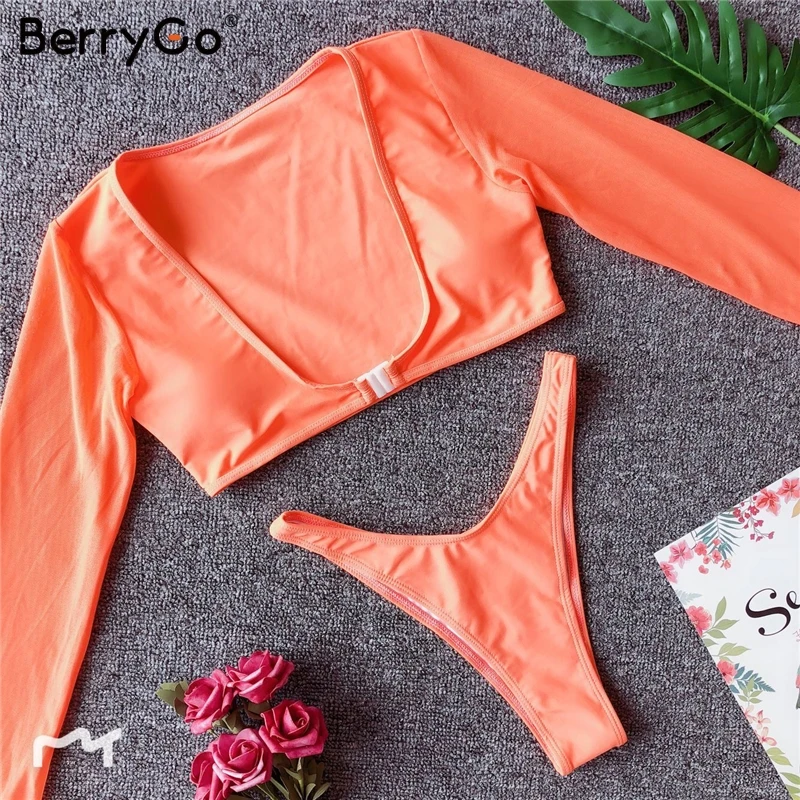 Женский купальник BerryGo белый комплект бикини из двух предметов с длинными