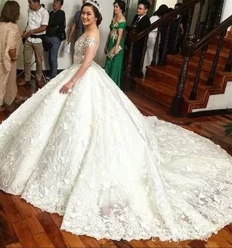 

Luxury Ball Gowns For Formal Wedding with Beading Lace Appliques Custom Made Saudi Arabic Bridal Gowns Sheer Neck Cap Sleeves
