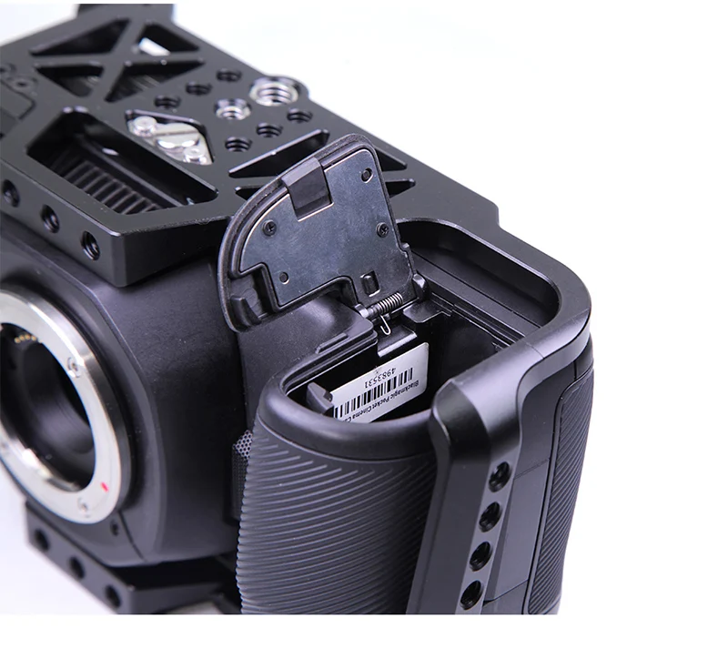 BMPCC-4k-camera-full-cage_10