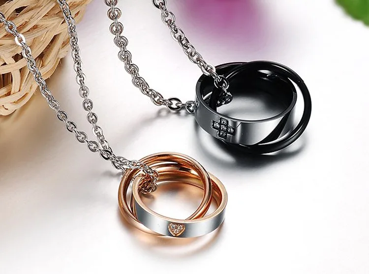 necklaces & pendants