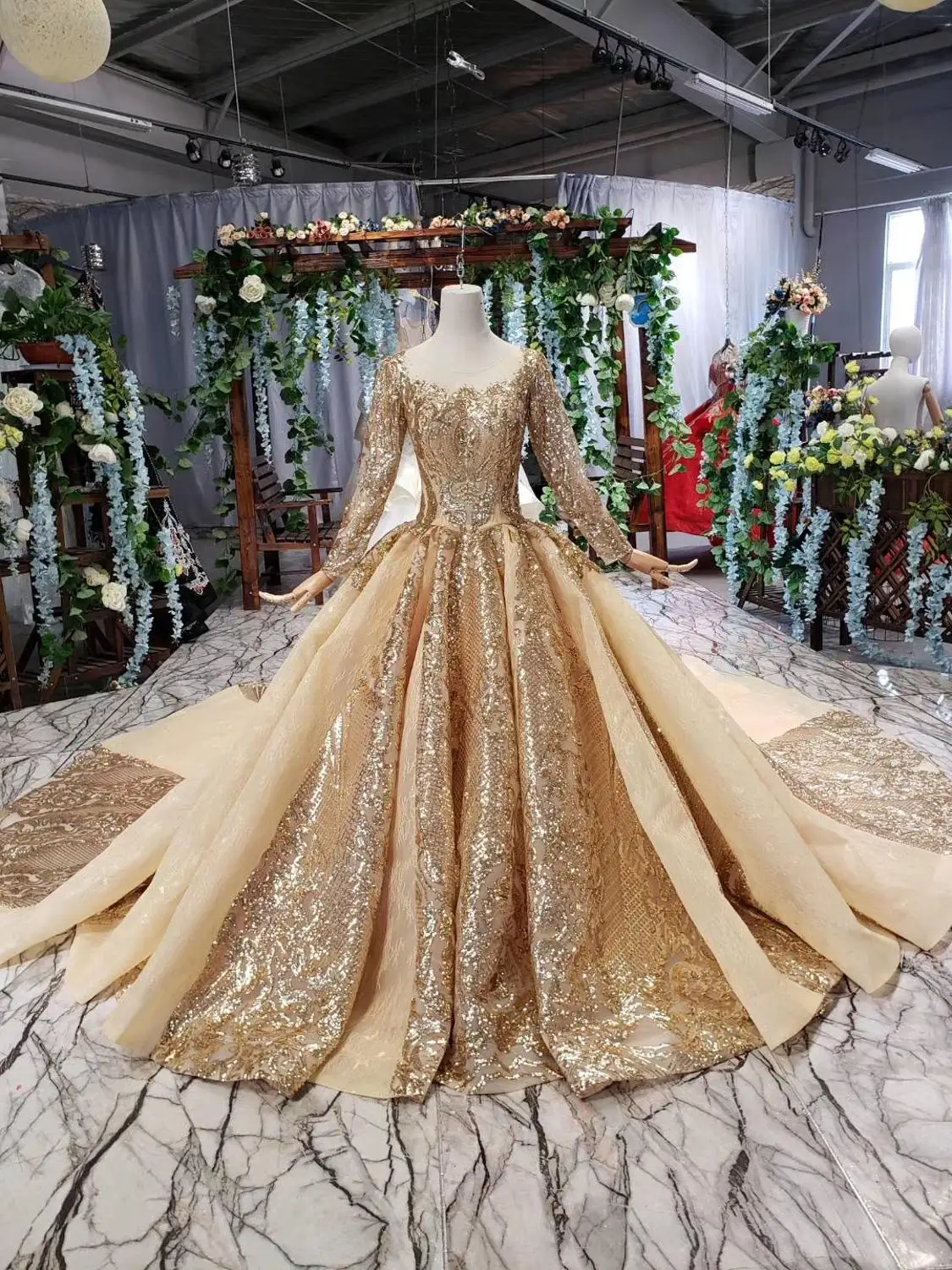 

100% Real Wedding Dress Luxury Gold Sequins Appliques Cathedral Train Wedding Gown Backless Arabic Muslim Ball Gown свадьба 2019