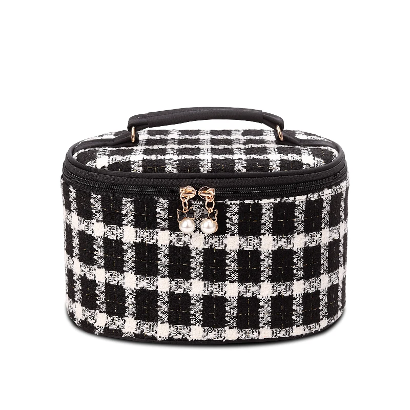 

The New Large Capacity Cosmetic Bag Receive Bag Handbag Cosmetic Box Fashion High Quality Exquisite Simple Young Girl