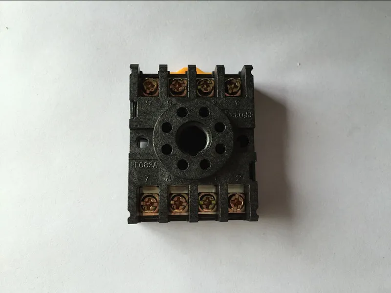 

20pcs / lot PF083A 8 pin relay socket base for DH48S ST3P AH3-3 MK2P JTX-2C