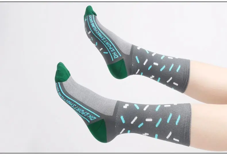 Новые профессиональные велосипедные носки мужские и женские дышащие дорожные носки для бега брендовые Компрессионные спортивные носки