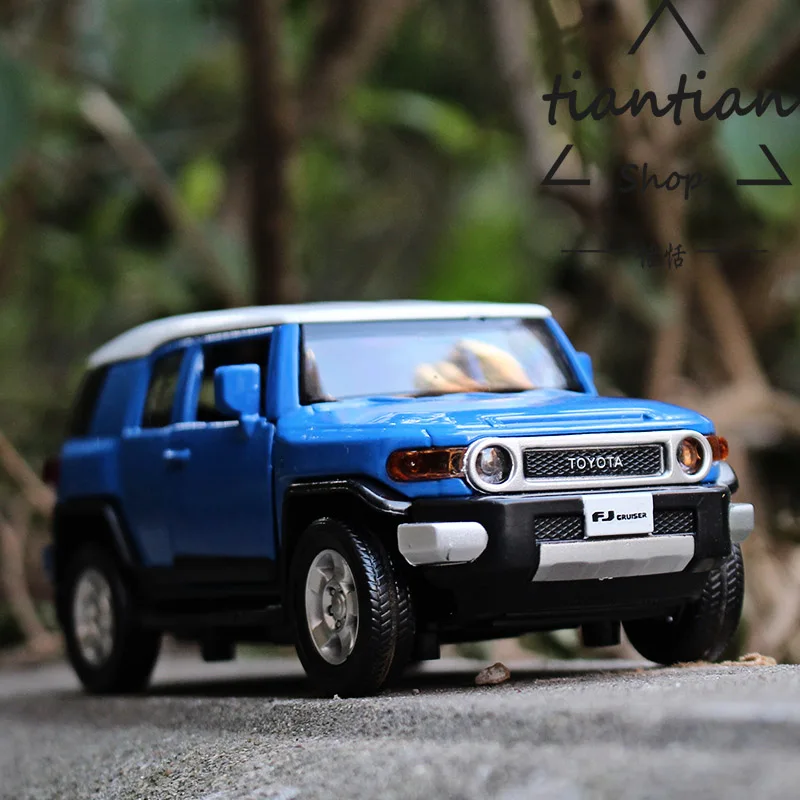 

1:32 Toyota FJ SUV kids toys Die Casting Vehicle Model metallic material Collection Decoration Children like the car