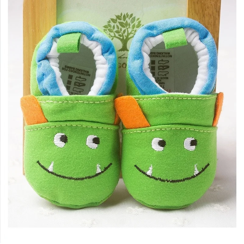 Ladybug Baby Shoes Cotton Newborn First Walkers Soft Sole Anti-Slip baby moccasins