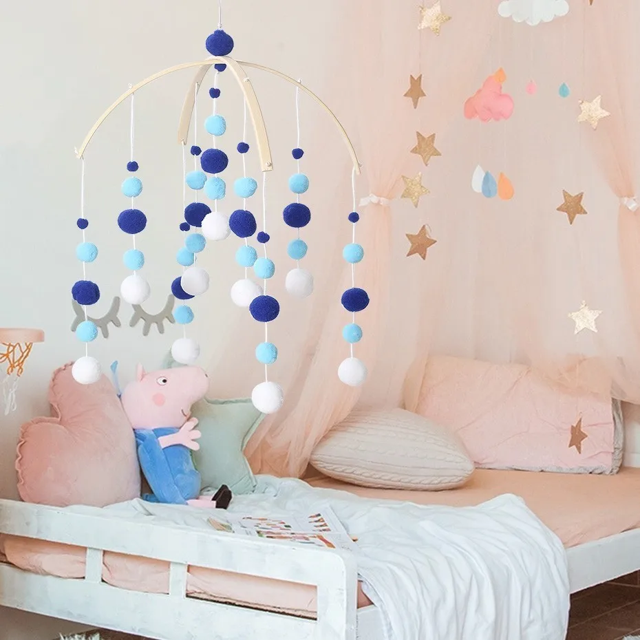 

Baby Speelgoed Nordic Hairball Bell Crib With Children's Room Decorative Props Baby Ring Suzuki Pearl Bell Props Gift