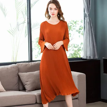 

Plus Size Dress 2018 Autumn Woman Fashion Miyak Pleated Solid Color Loose O-Neck A-Line Casual Dresses Midi For Women 45-80kg