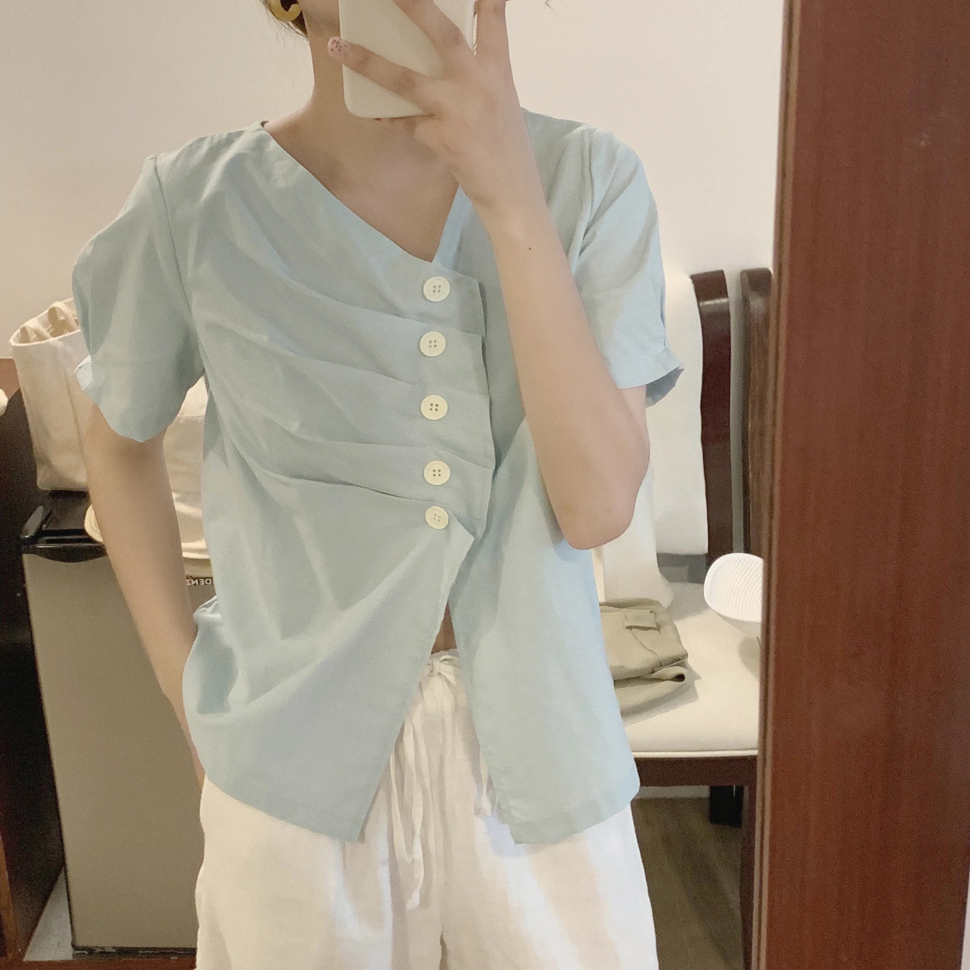 

Women White Blouse Elegant Short Sleeve Draped Single Breasted V-neck Loose Korean Vintage Short Sleeve Casual Women Blusas