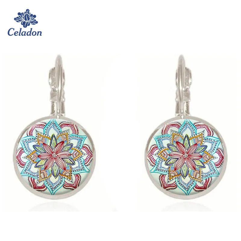 

Beautiful Lady Stud Earrings Silver Antique Bronze Color Fashion Crystal Flower Pattern High Quality Jewelry Accessories