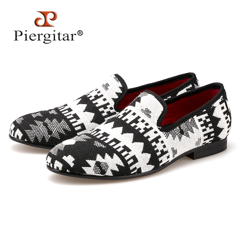 New black and white cotton fabric splicing men loafers retro style winter men smoking slippers fashion plus size male's flat New black and white cotton fabric splicing men loafers retro style winter men smoking slippers fashion plus size male's flat