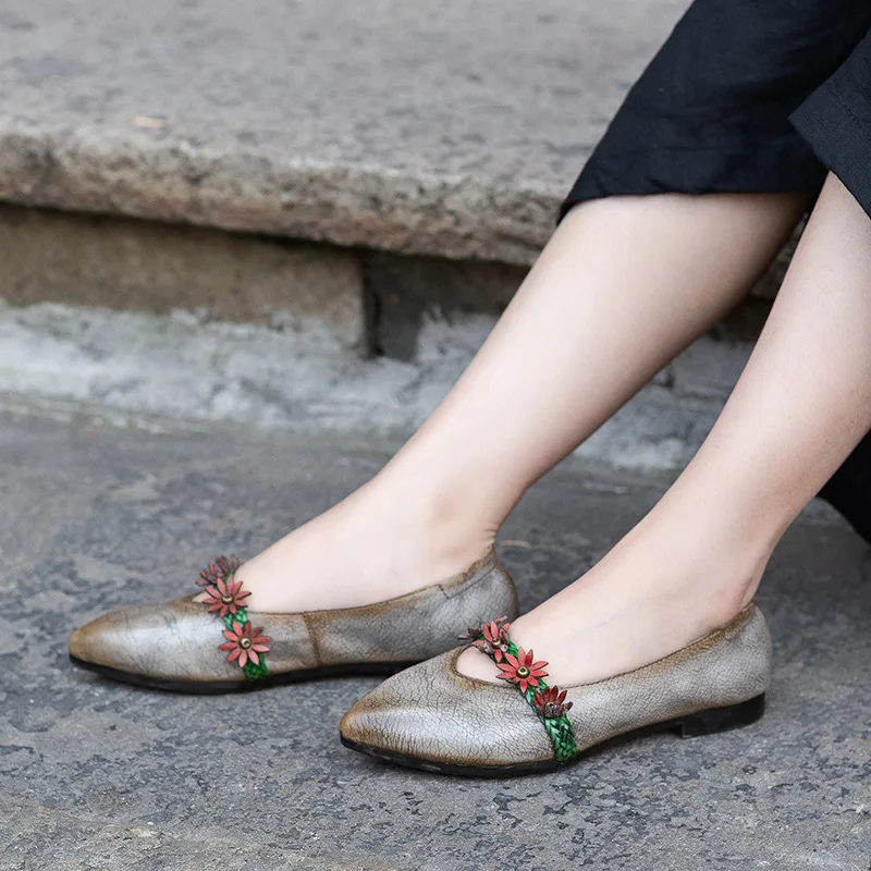 

Women Genuine Leather Flats Pointed Toe Flower Shoes Spring 2019 Women Loafers Leather Lazy Shoes Handmade Retro Women Shoes
