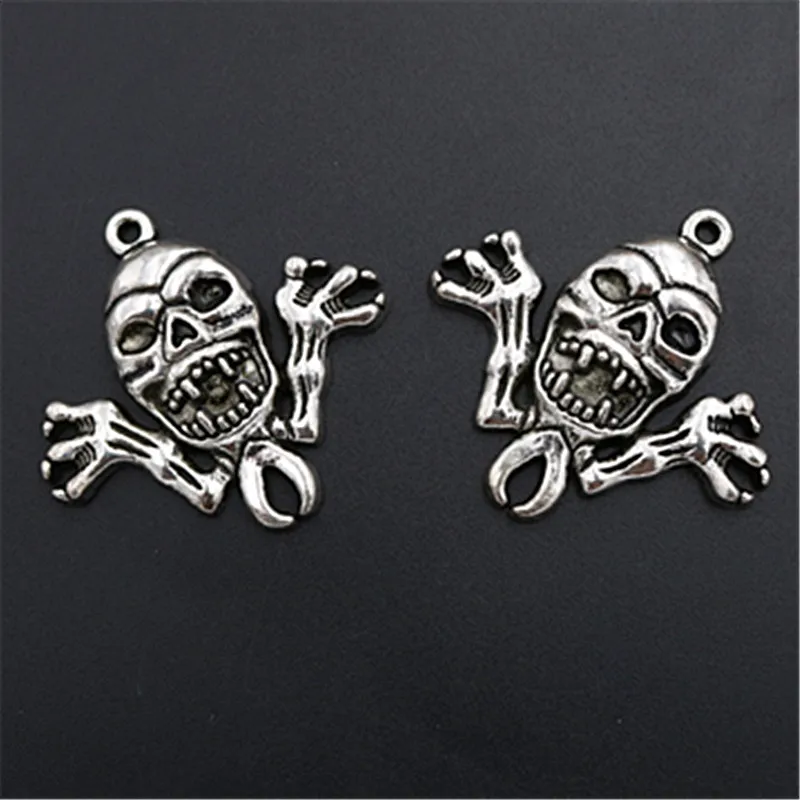 

WKOUD 2pcs Antique Silver Ghost Claw Skull Charm Punk Necklace Bracelet DIY Halloween Jewelry Alloy Pendants A1425