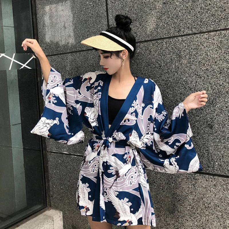 

Yukata Female Kimono Cardigan Shirt Harajuku Kawaii Style Kimonos Woman Blouse 2019 Haori Japanese Streetwear Chiffon Shirts