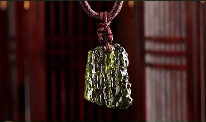 Натуральные зеленые аэролиты Moldavite кулон из хрустального камня