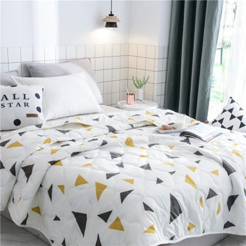 

New Fashion Home Textile Flamingo Thin Summer Quilt Blankets Cartoon Comforter Bed Cover Quilting Suitable for Adults Kids