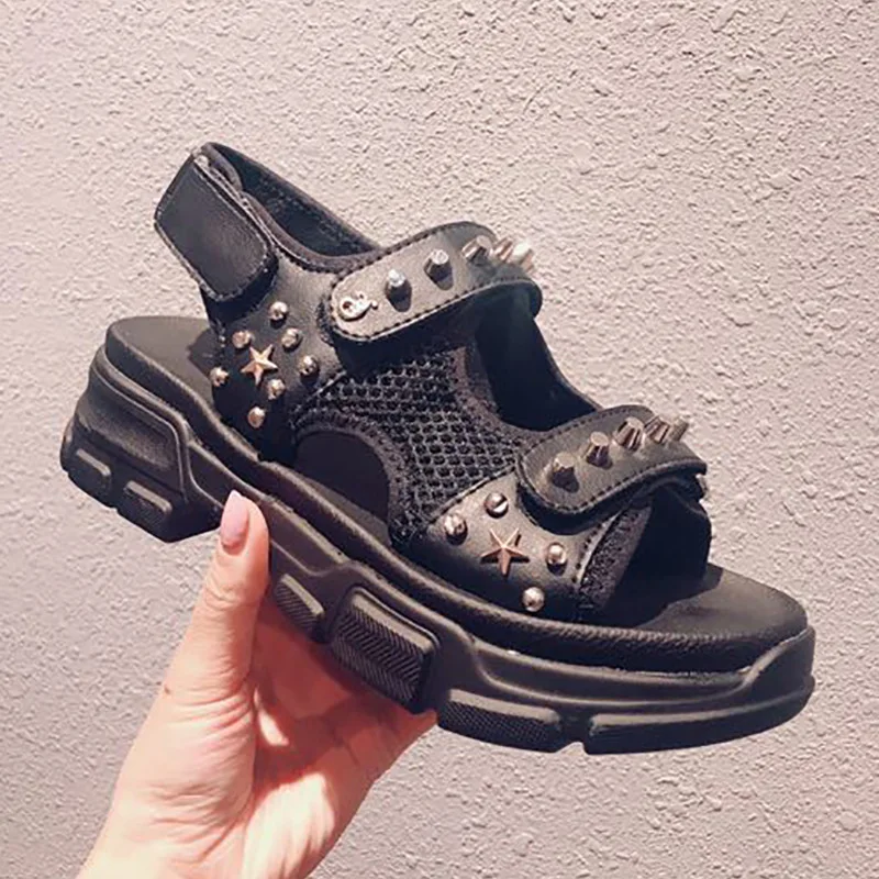 Обувь с заклепками Женские сандалии на платформе zapatos de mujer Брендовые пляжные