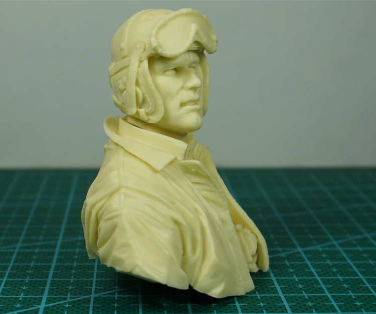 

1/10 Resin Chest Figure with 2-head American European Tank Crew X40