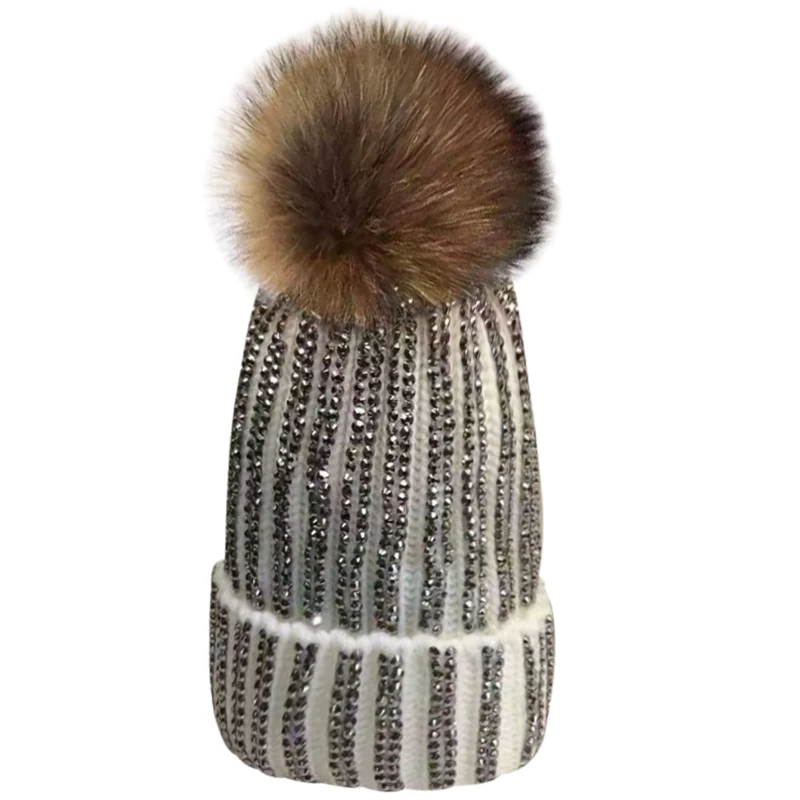 pom pom hat (17)
