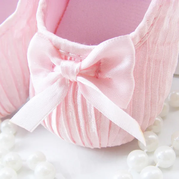 Розовые и белые кружевные туфли с бантом для маленьких девочек; обувь для малышей; нескользящая обувь для младенцев