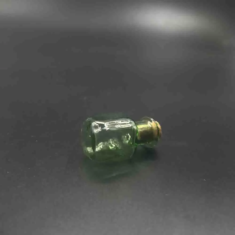 Красочная крошечная квадратная пробка для стеклянной бутылки Флакон Плавающие Подвески DIY ожерелье парфюм кулон с маслом маленькая стеклянная бутылка мини баночки 20шт - Цвет: green